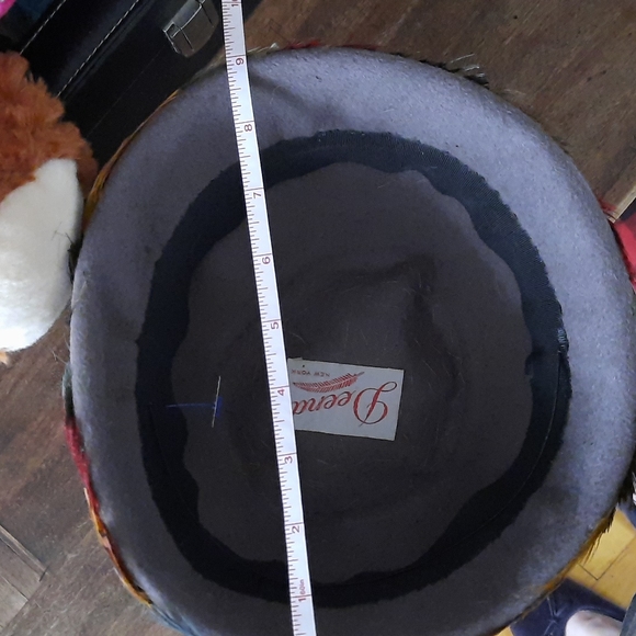 Vintage feathered hat - Picture 5 of 7